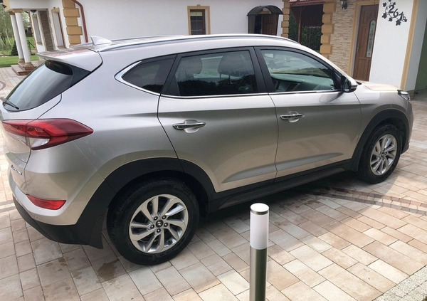 Hyundai Tucson cena 77500 przebieg: 152000, rok produkcji 2016 z Rydzyna małe 67